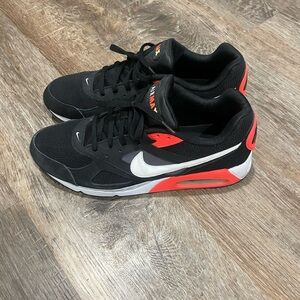 Nike Air Max IVO Black Bright Crimson size 13 men’s